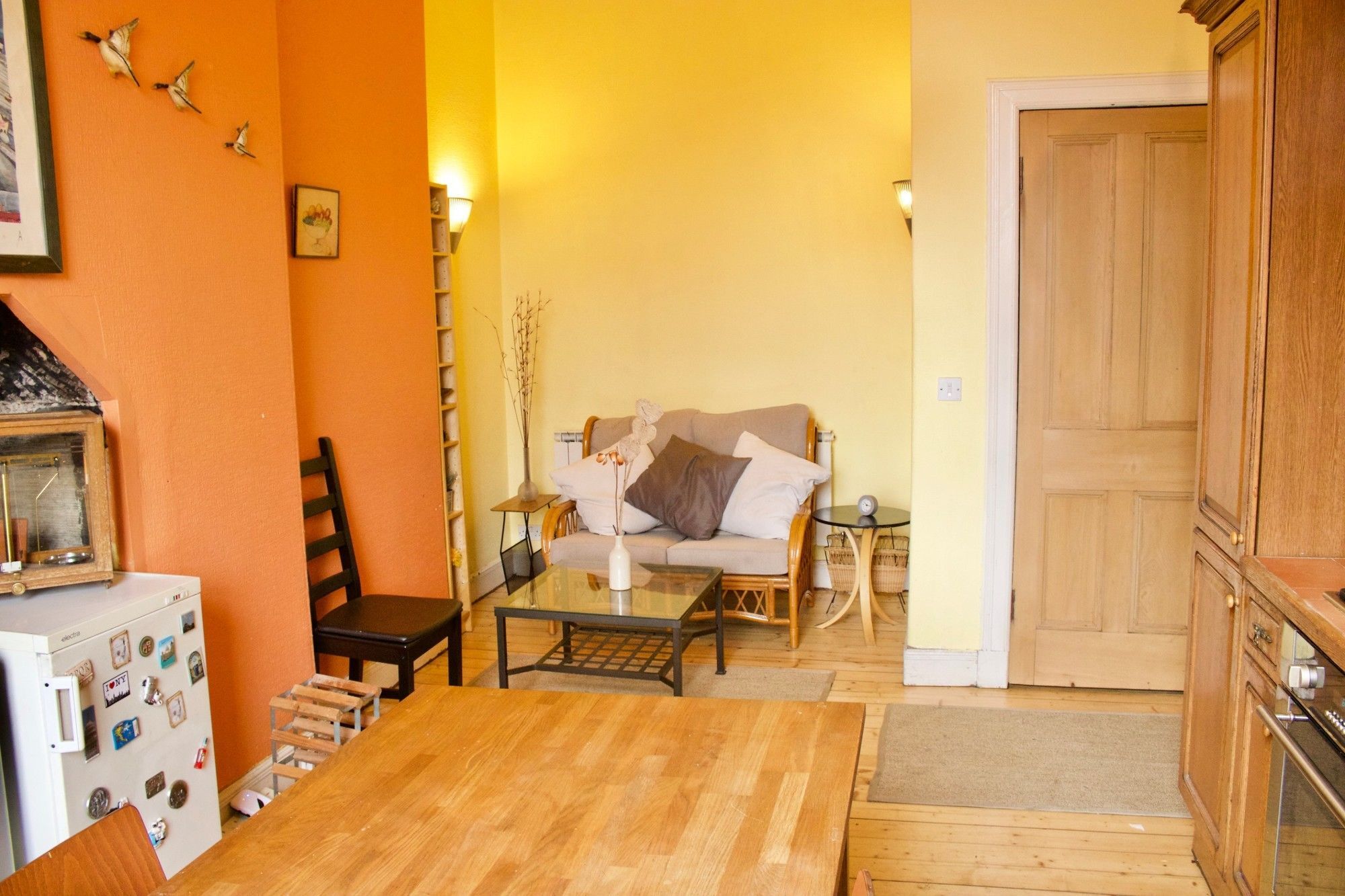 2 Bedroom Flat In Morningside Appartement *